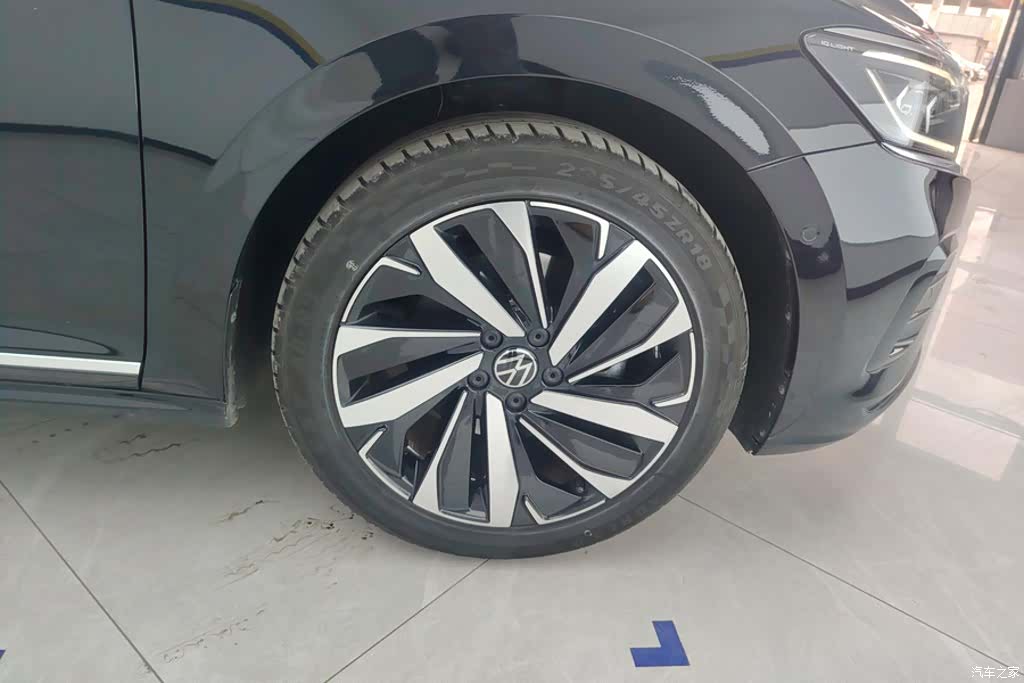 Volkswagen Passat, 2023 6