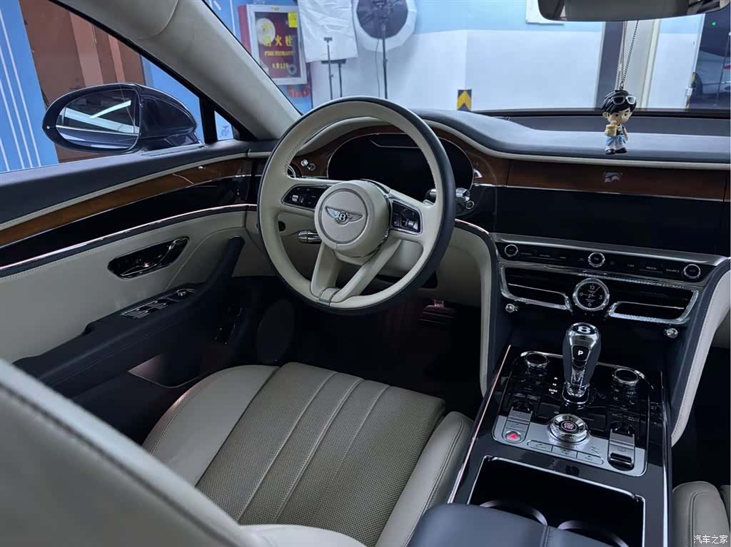 Bentley Flying Spur, 2021 9