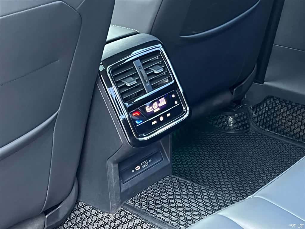 Volkswagen Passat, 2023 22