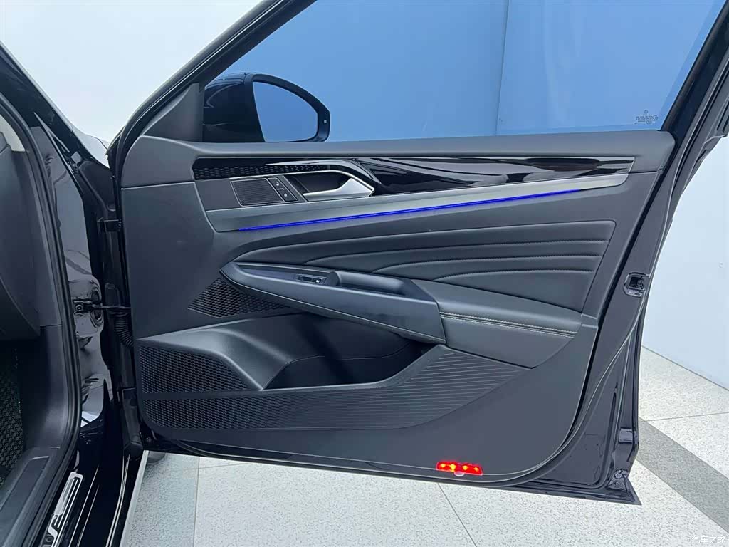 Volkswagen Passat, 2023 28