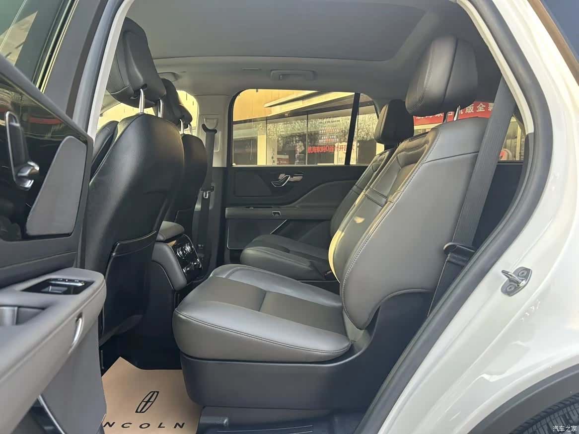 Lincoln Aviator, 2025 7