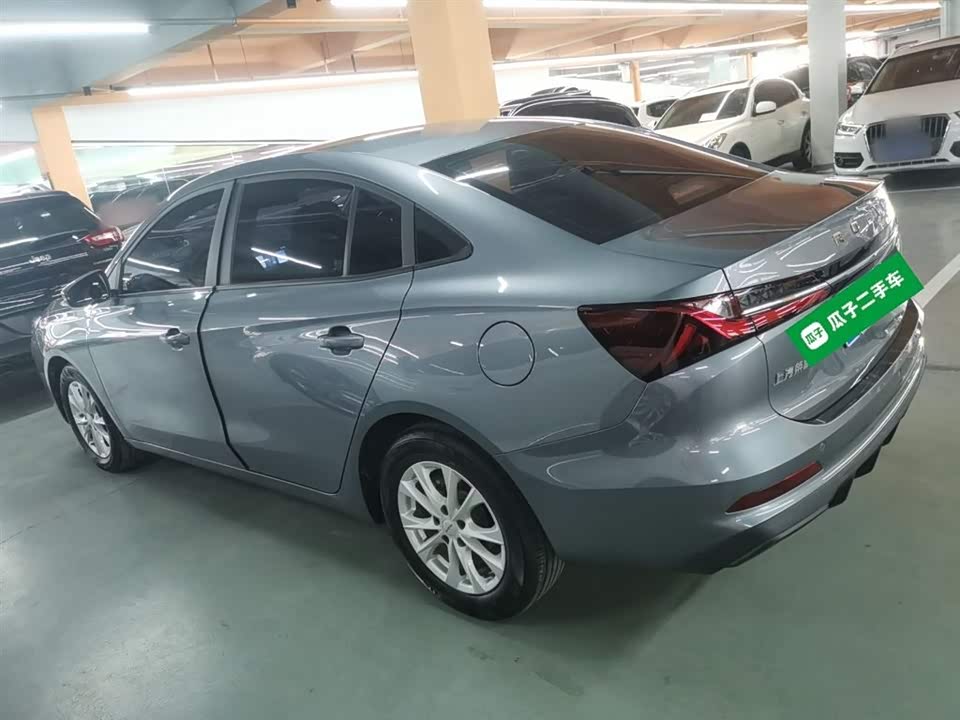 Roewe i5