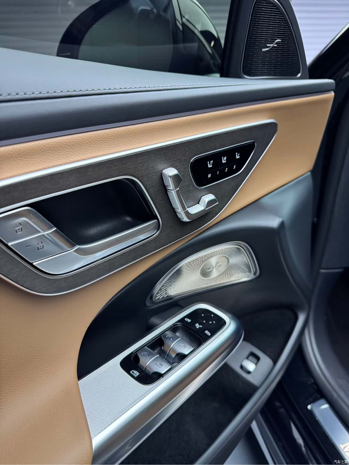 Mercedes-Benz E-Class, 2025 9