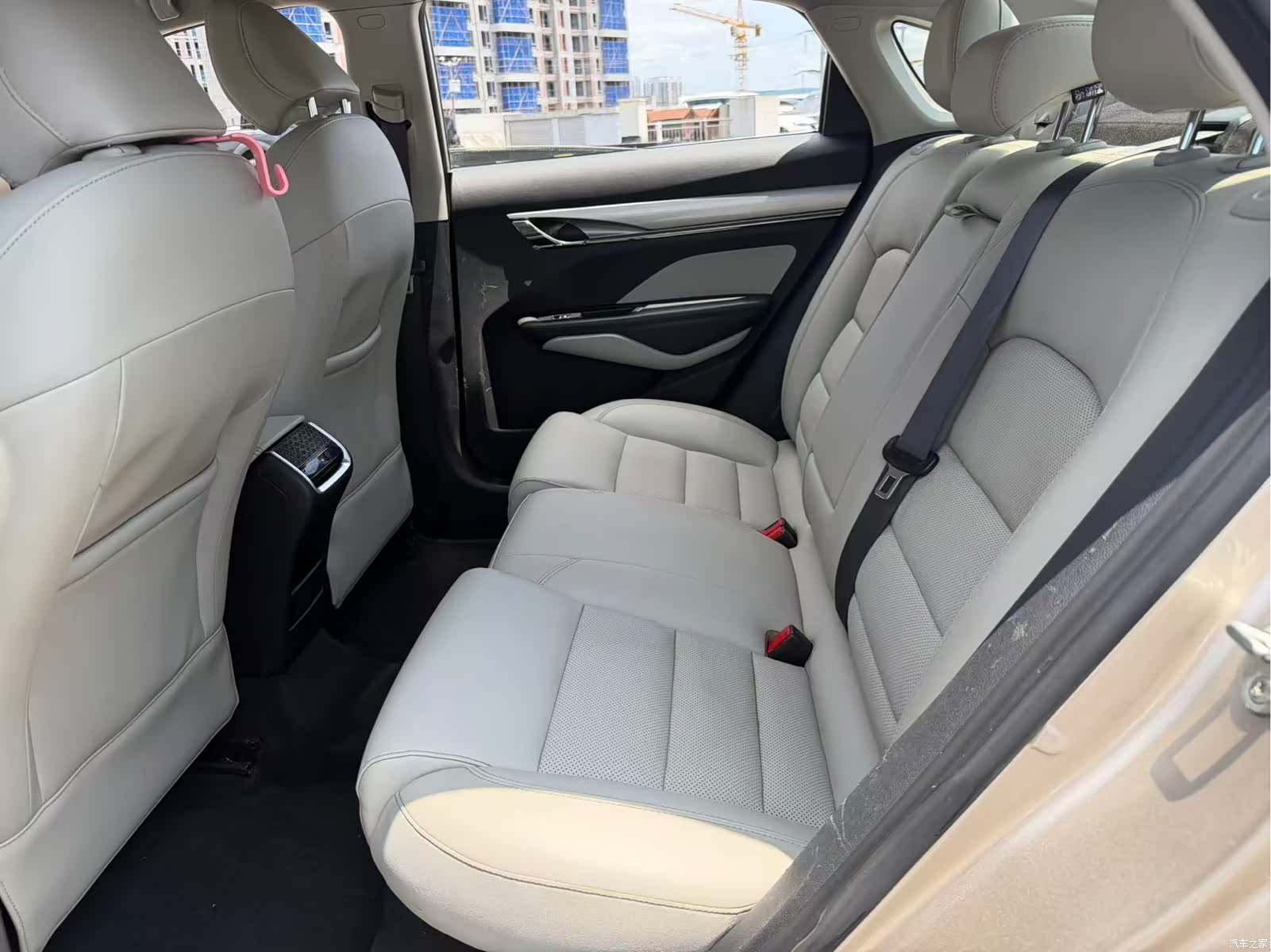 Geely Binray, 2019 10