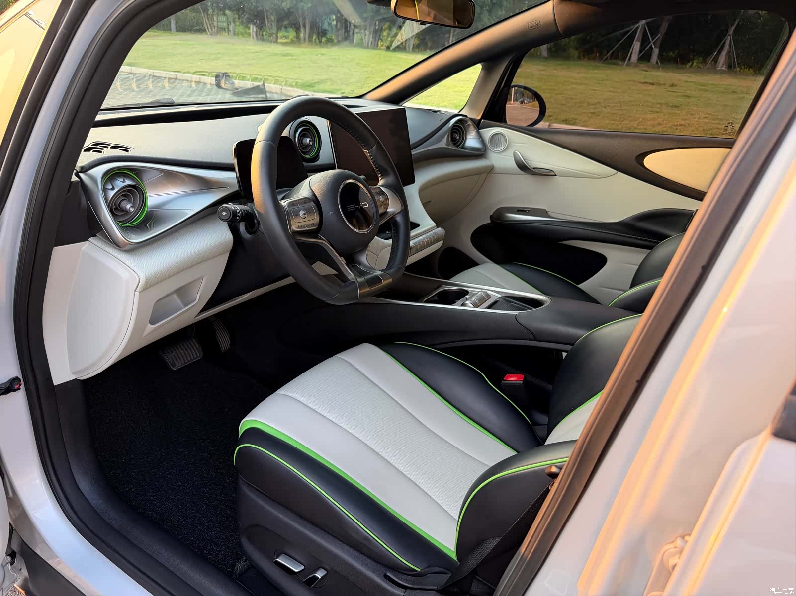 BYD Dolphin, 2022 4