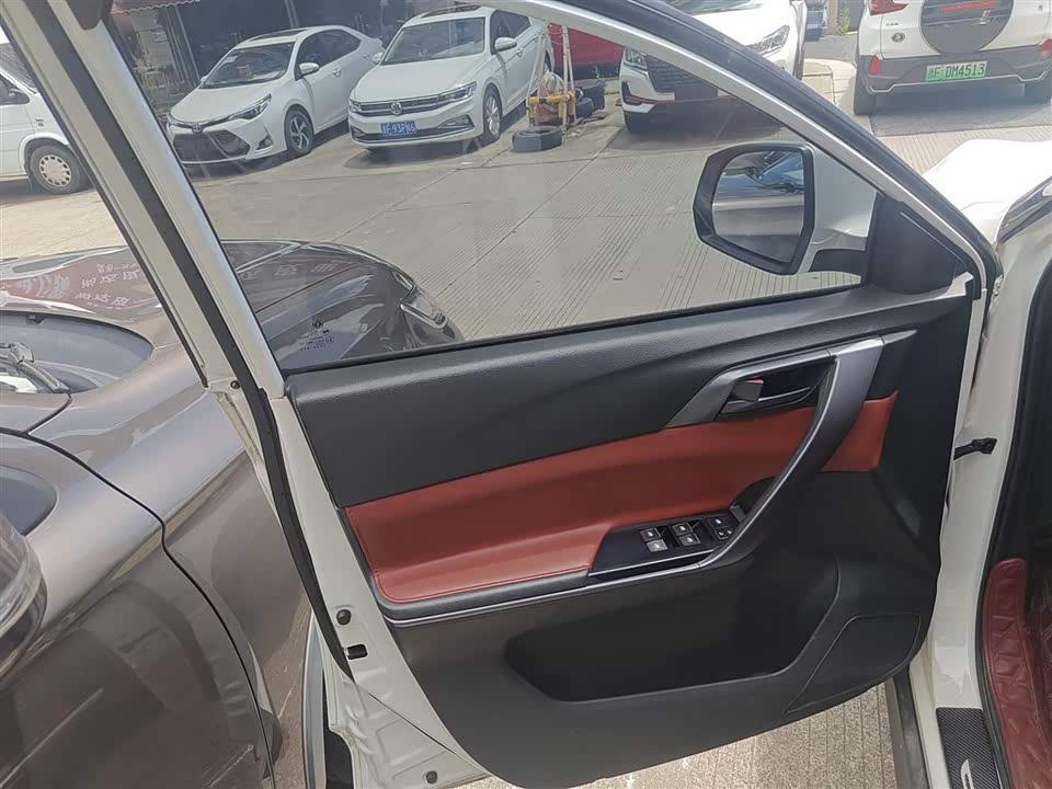 Forthing Popular T5 Forthing Popular T5