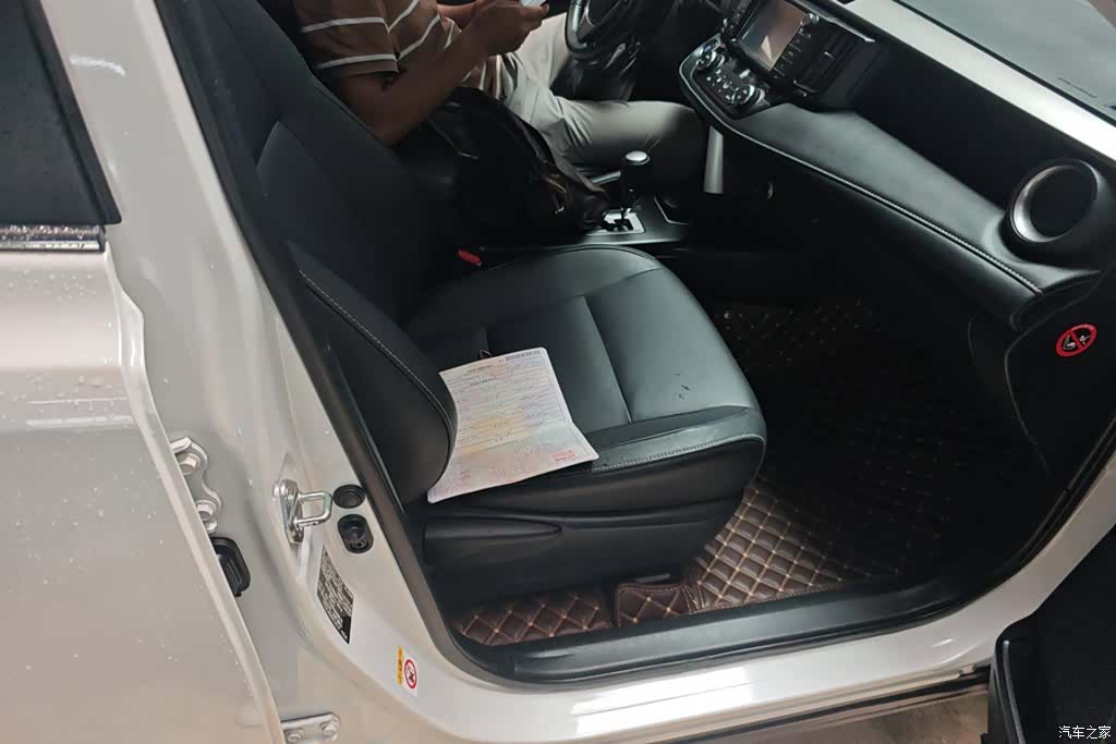 Toyota RAV4, 2017 8