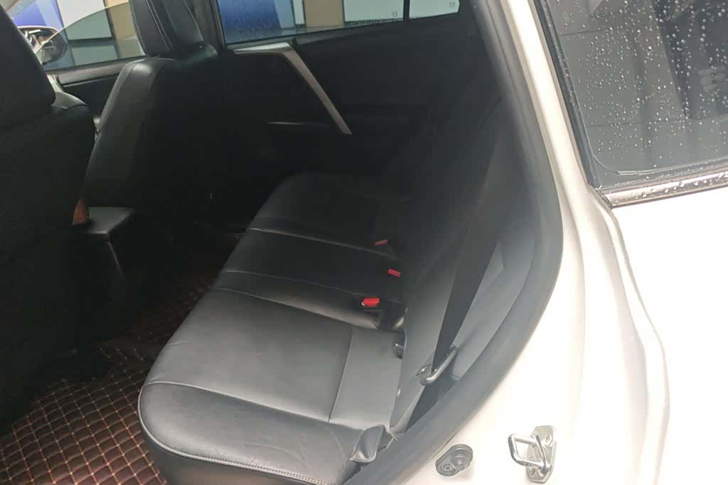 Toyota RAV4, 2017 11