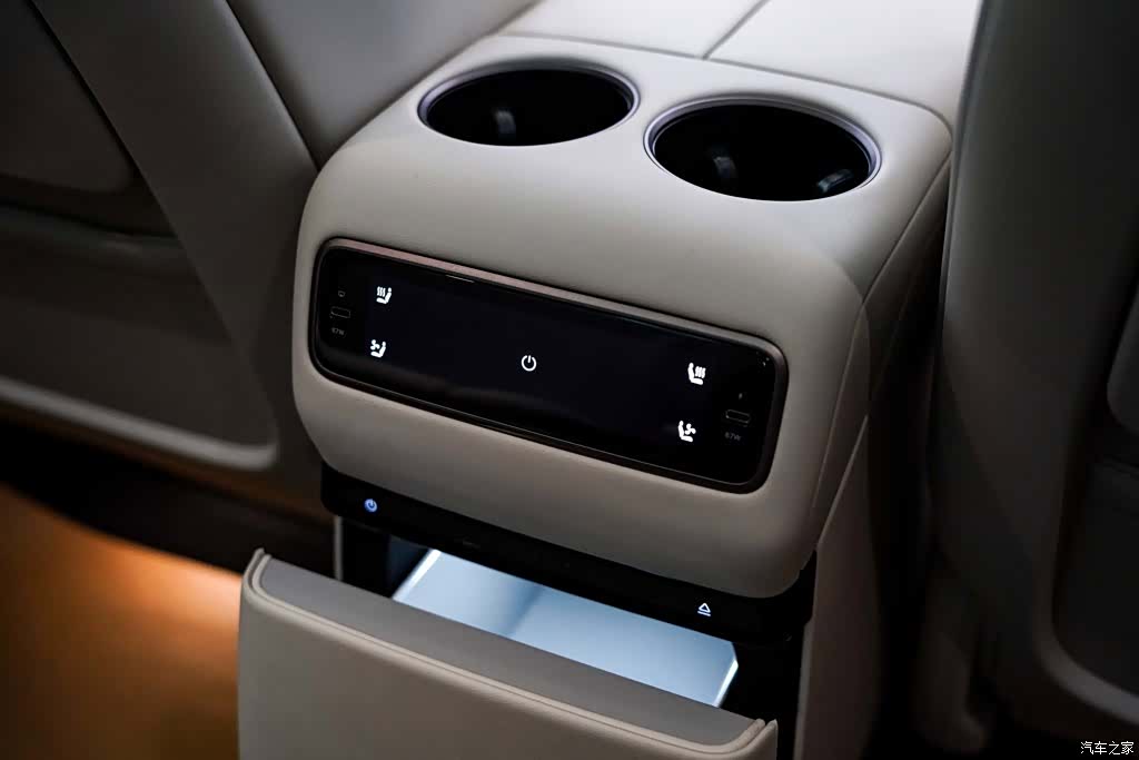 Li Auto i8, 2025 20