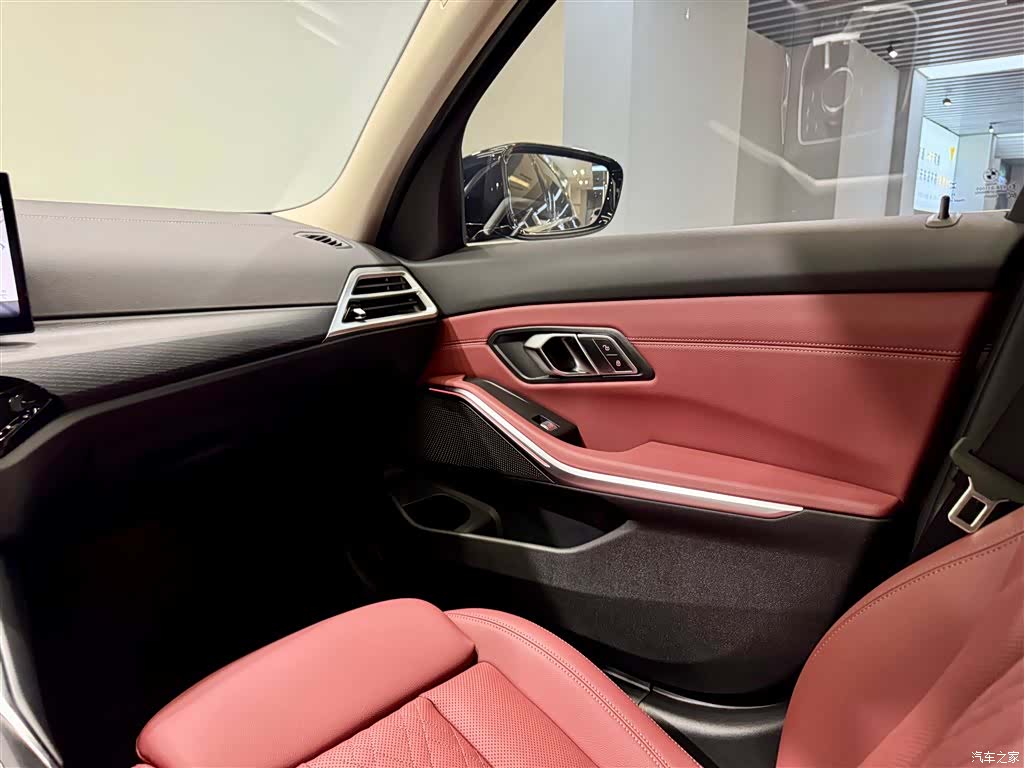 BMW 3 Series, 2025 25