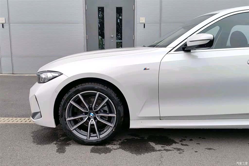 BMW 3 Series, 2026 7