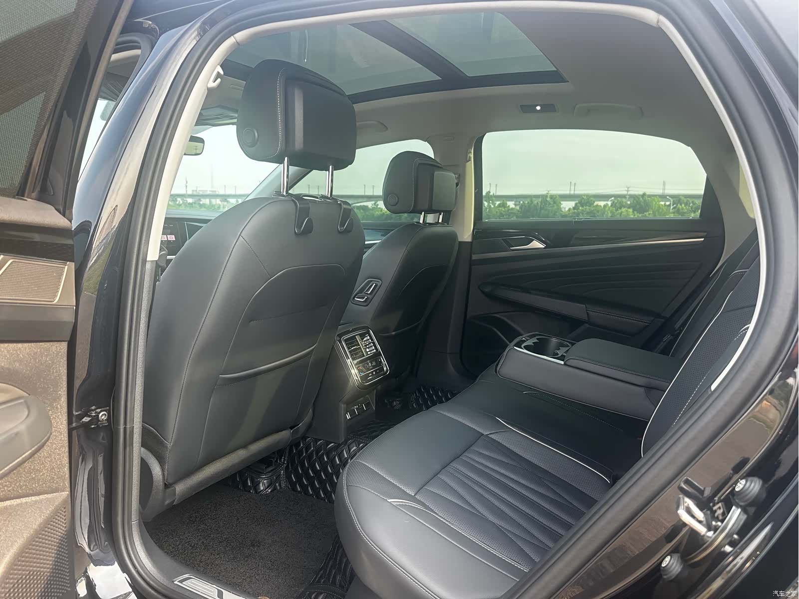 Volkswagen Passat, 2023 10