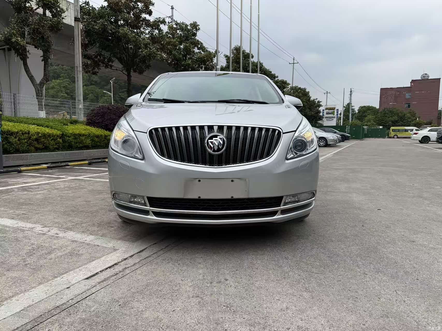 Buick GL8, 2016 1