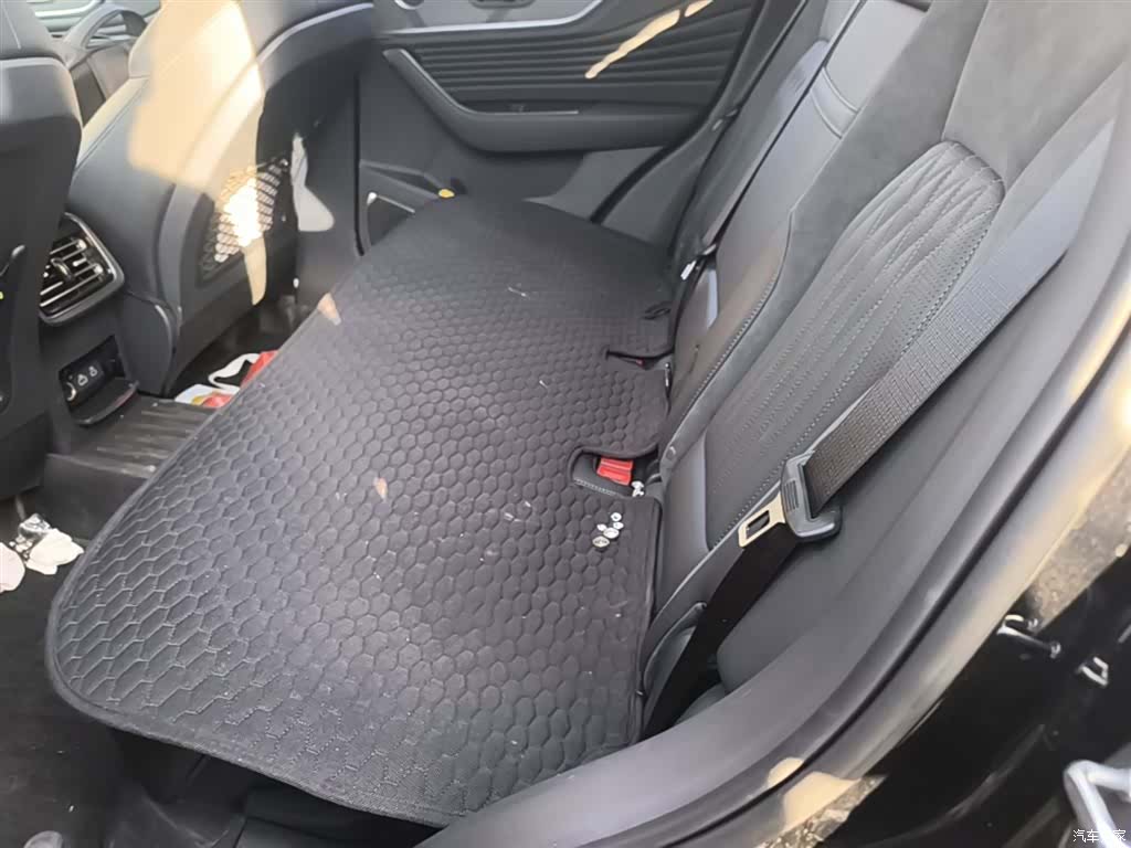 Hongqi HS5, 2023 17