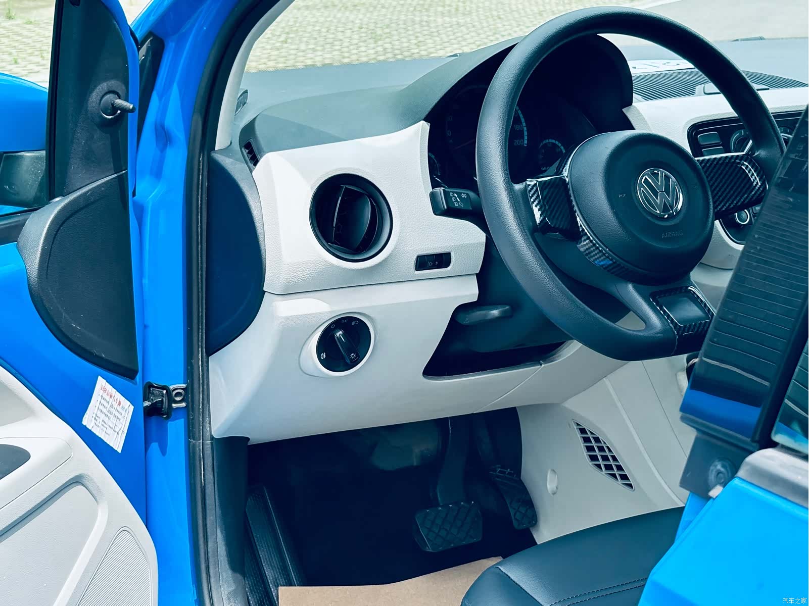 Volkswagen up, 2015 7