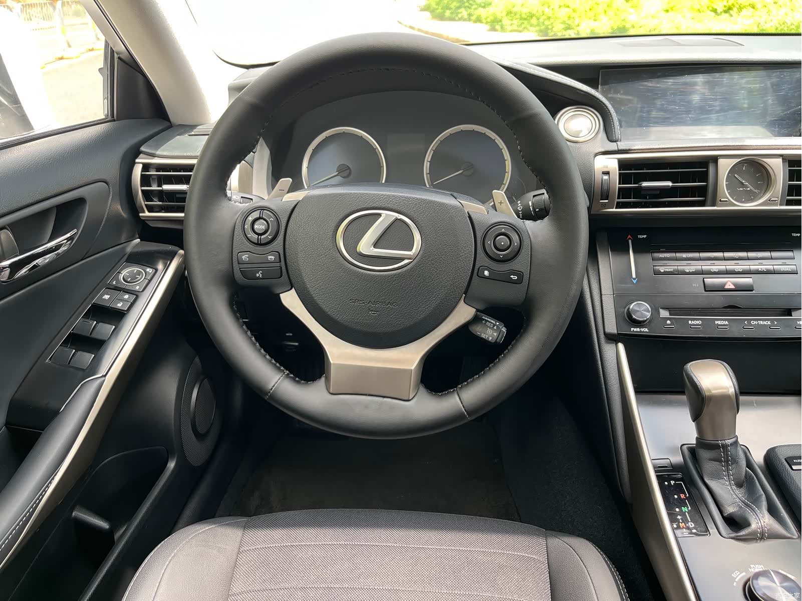 Lexus IS, 2013 9