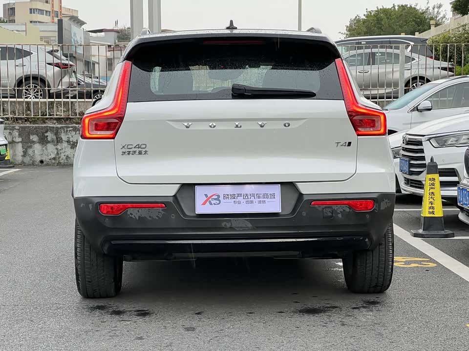 Volvo XC40