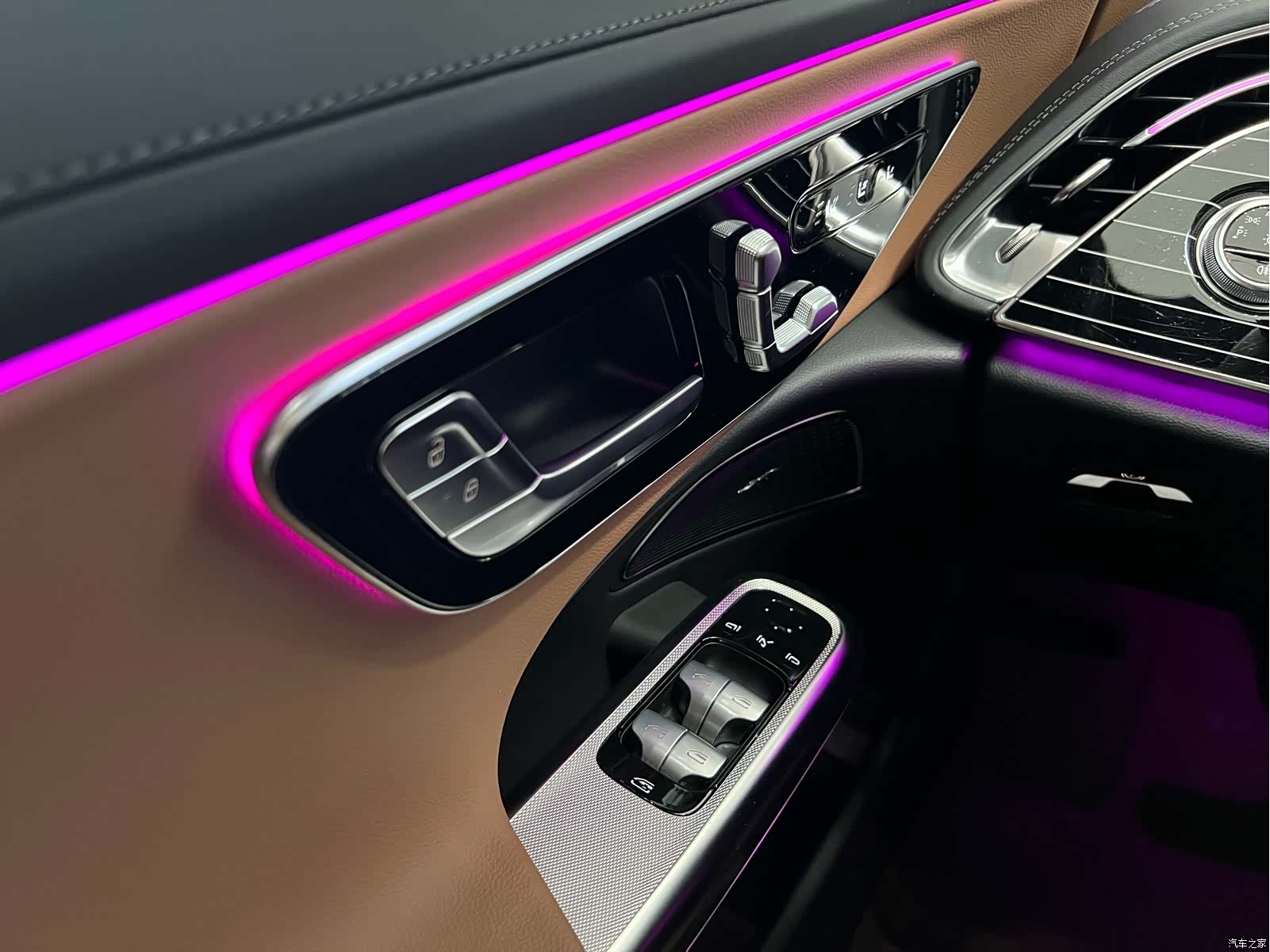Mercedes-Benz E-Class, 2024 42