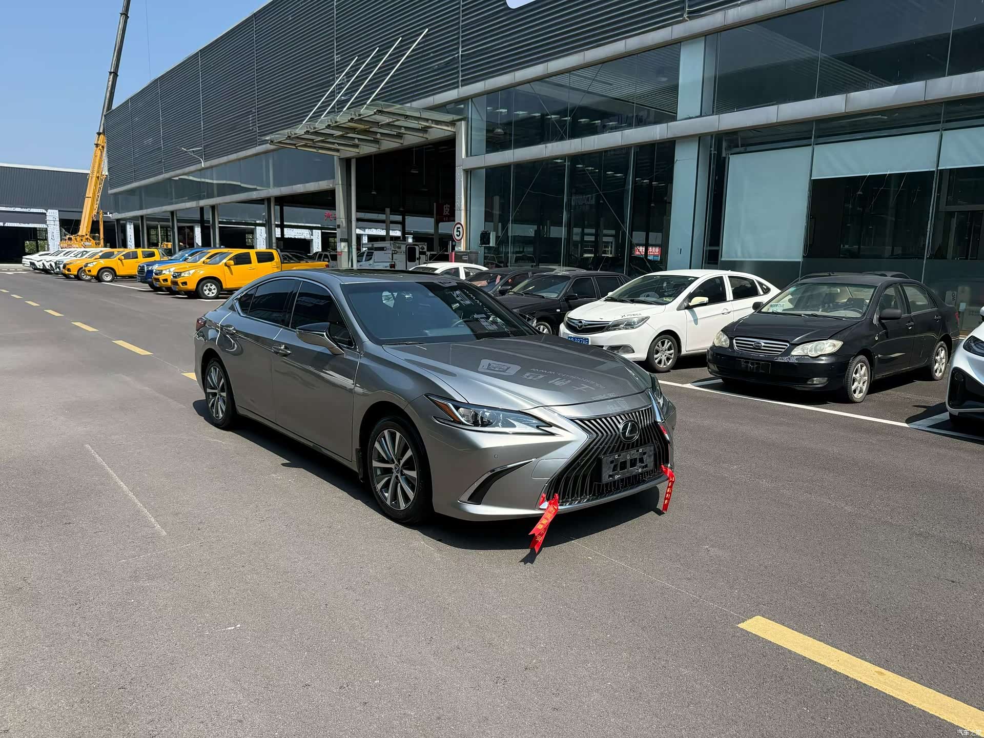 Lexus ES, 2021 3