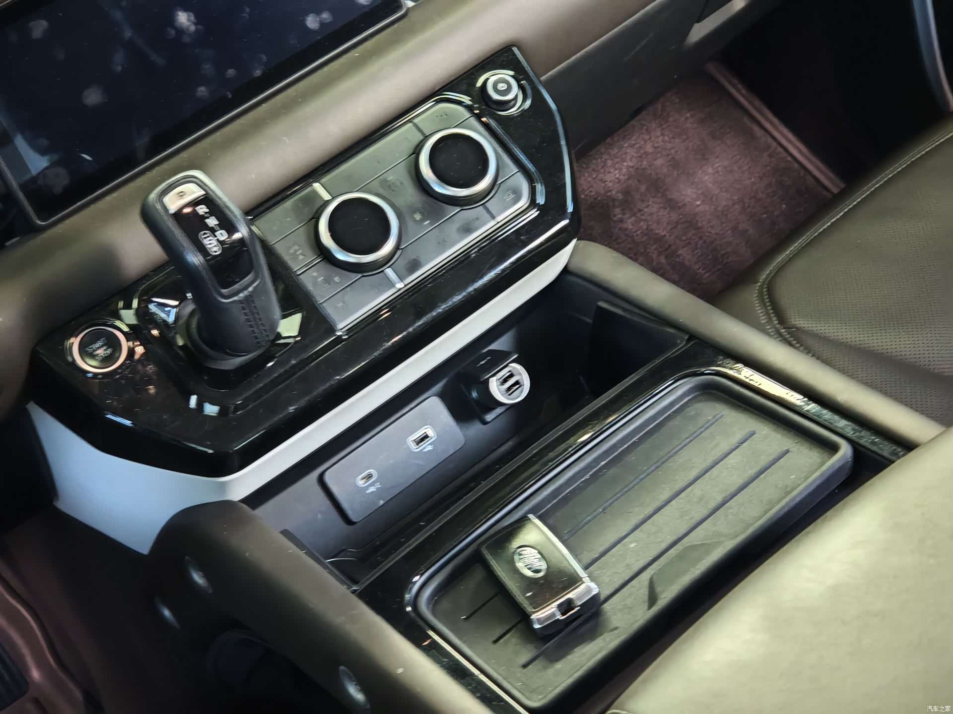 Land Rover Defender, 2022 15