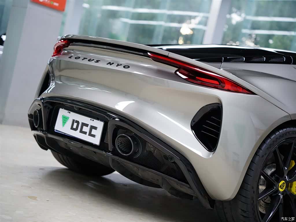 Lotus EMIRA, 2024 6