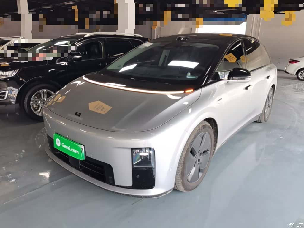 Li Auto i8, 2025 2