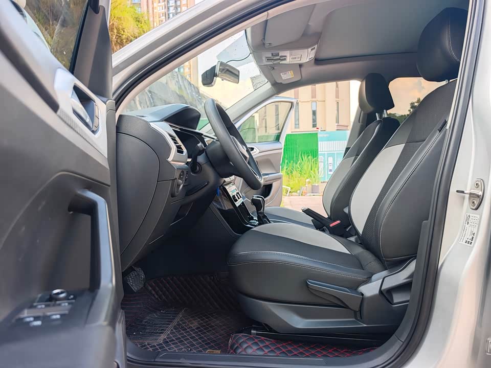 Volkswagen Exploring the shadow