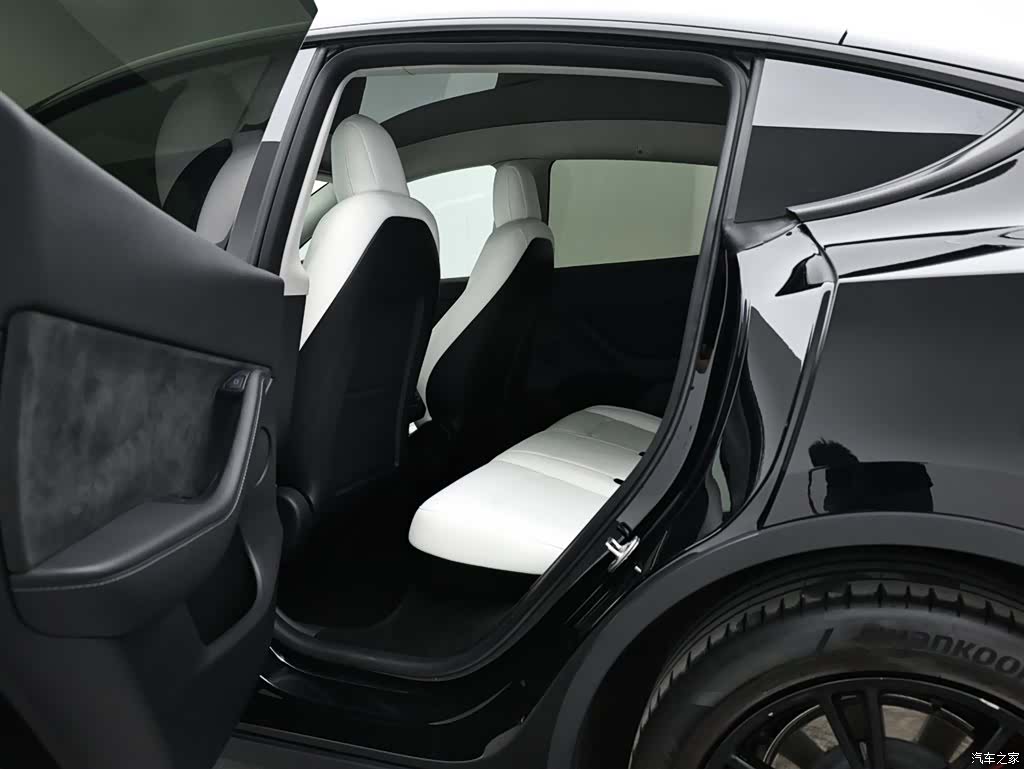 Tesla Model Y, 2021 14