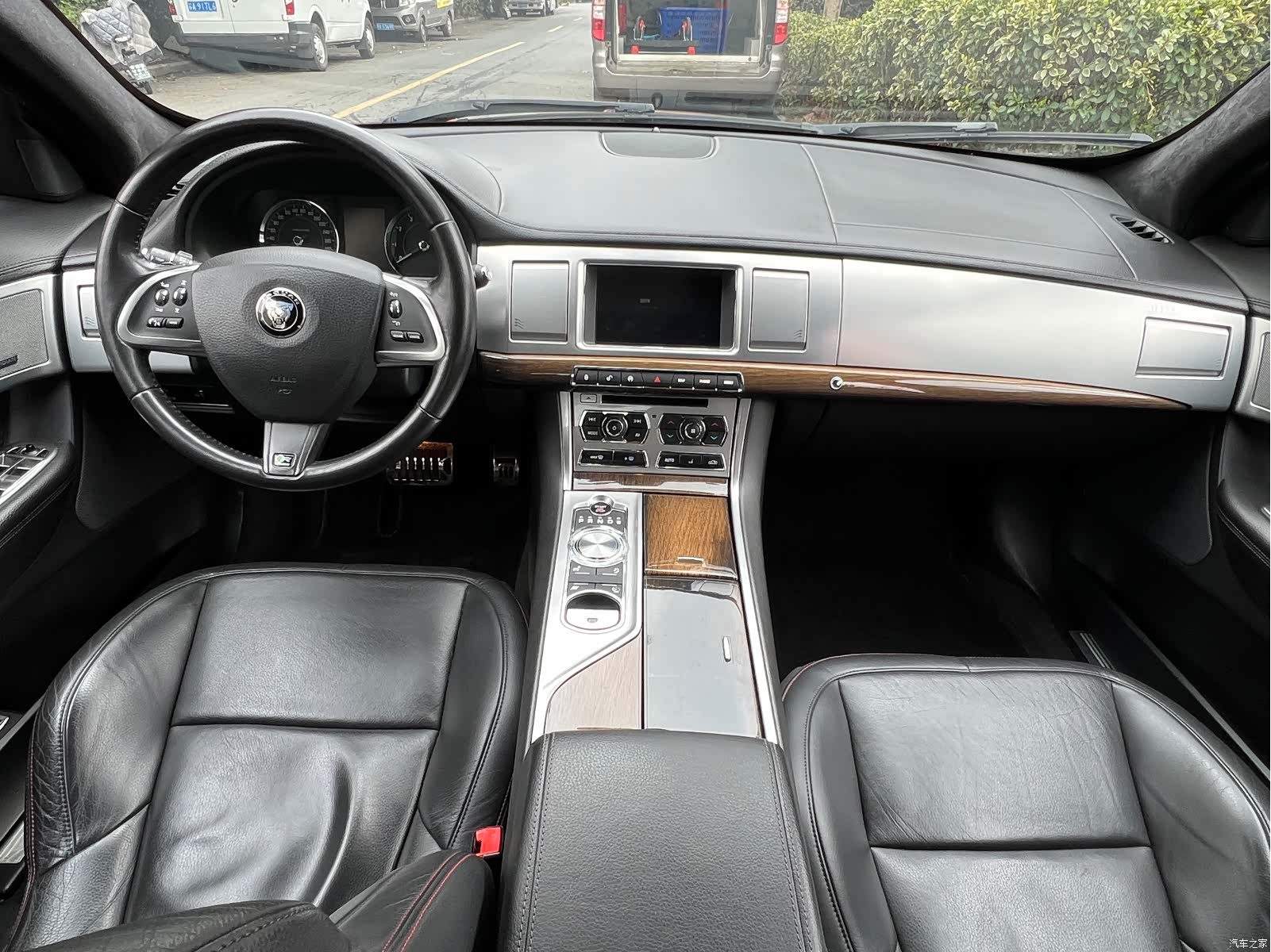 Jaguar XF, 2015 12