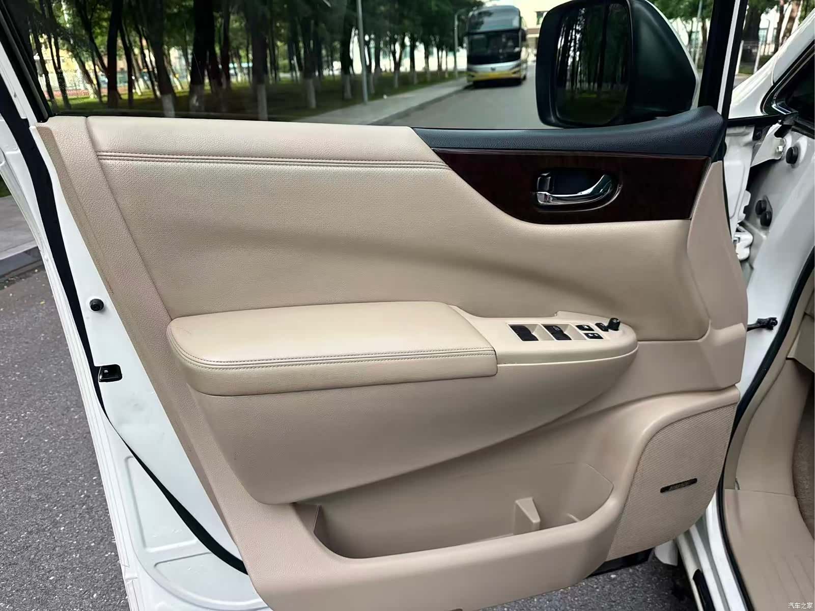 Nissan SL, 2016 21