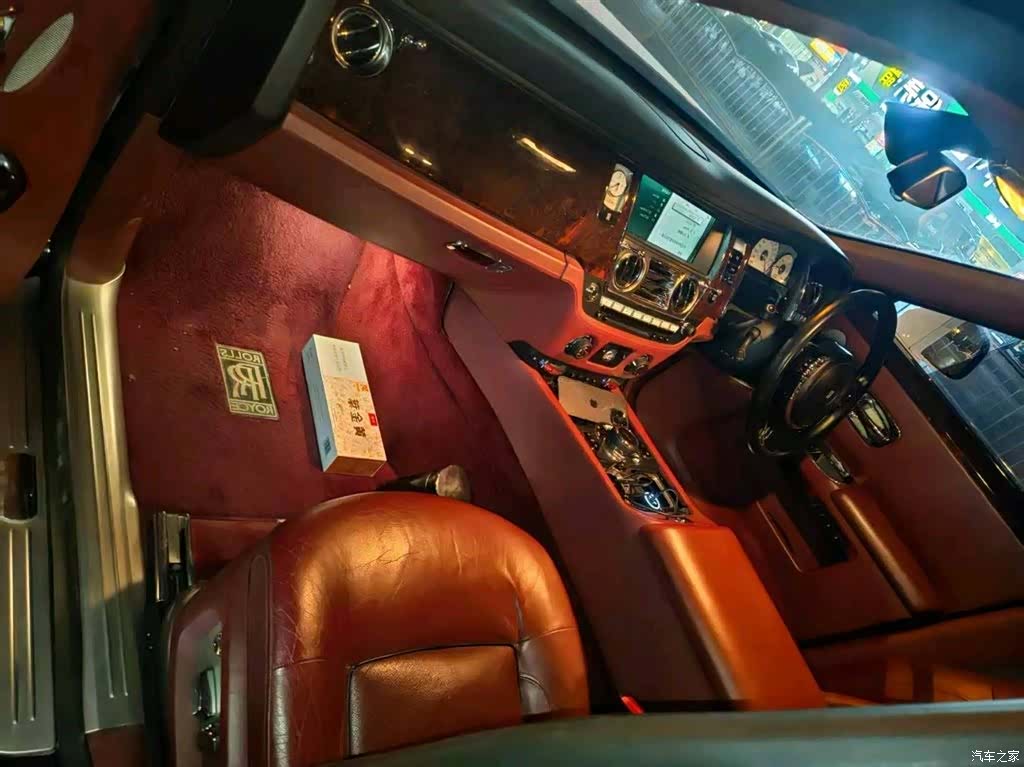 Rolls-Royce Ghost, 2015 7