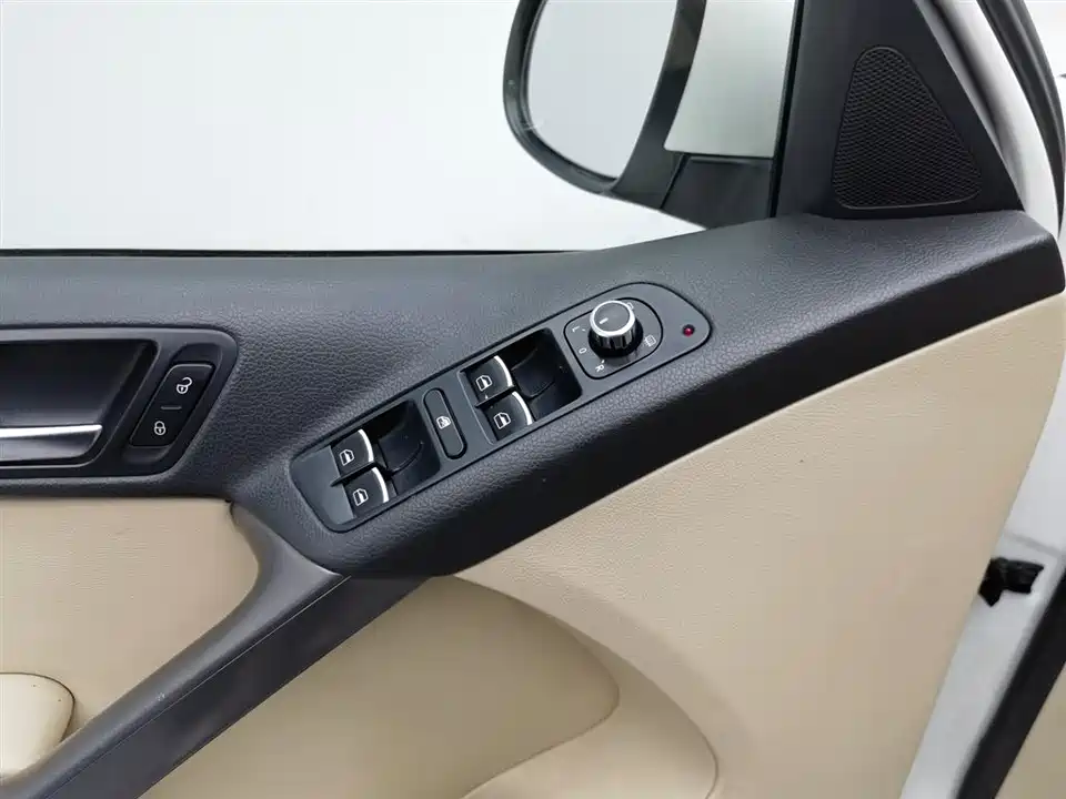 Volkswagen Tiguan Volkswagen Tiguan