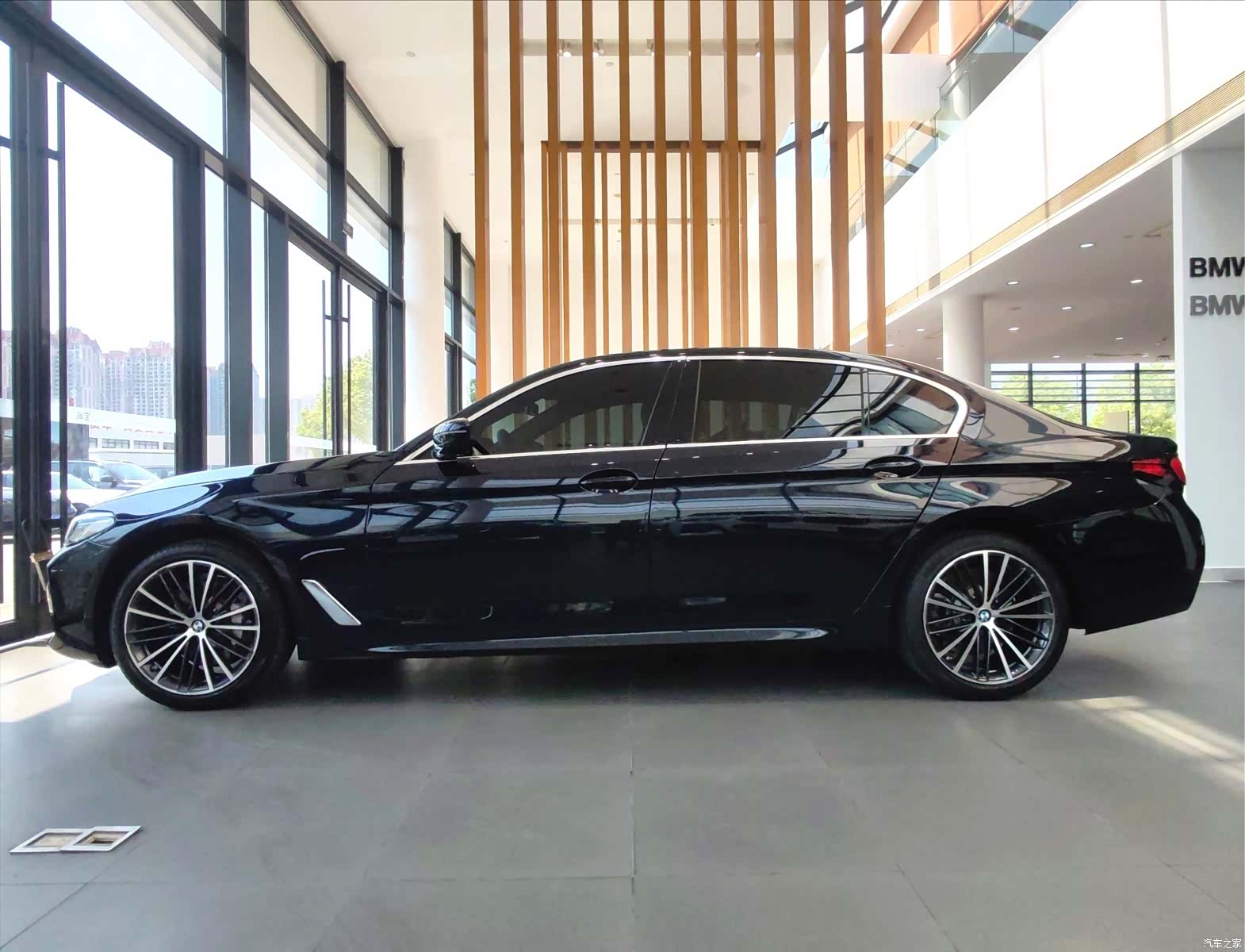 BMW 5 Series, 2023 3