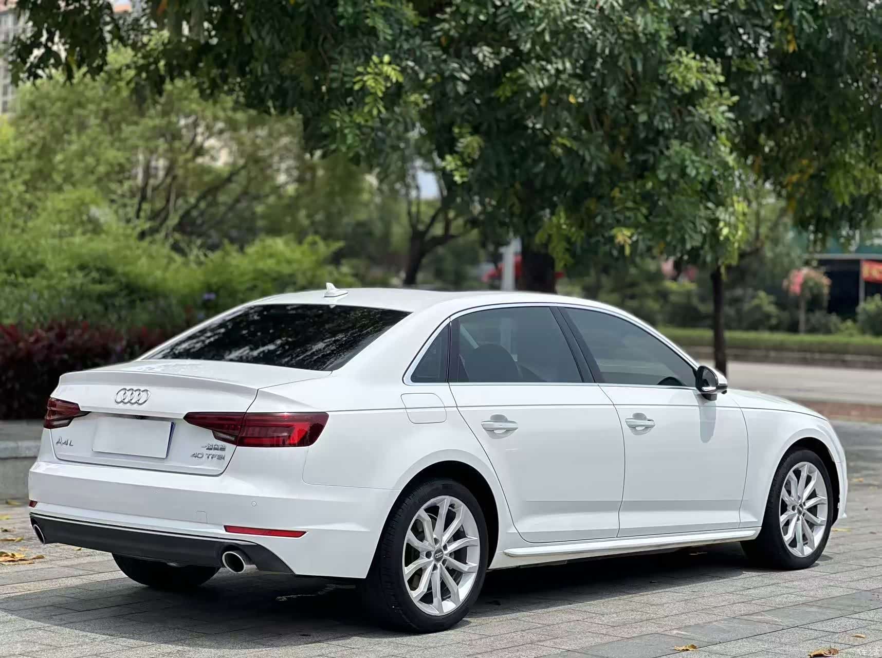 Audi A4L, 2018 9
