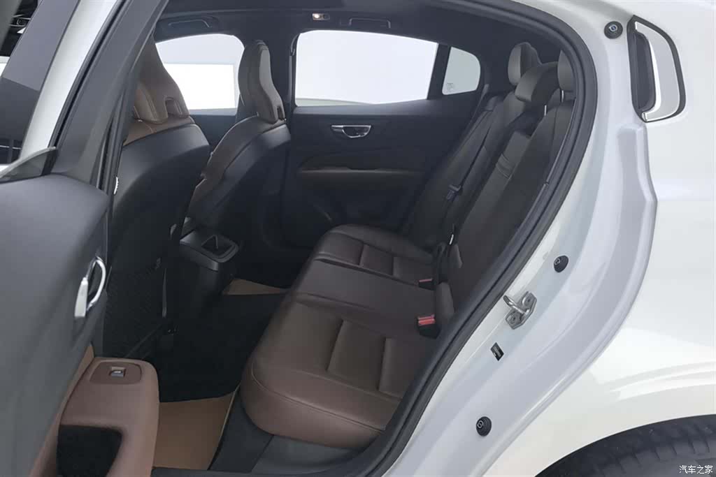 Volvo S60, 2021 11