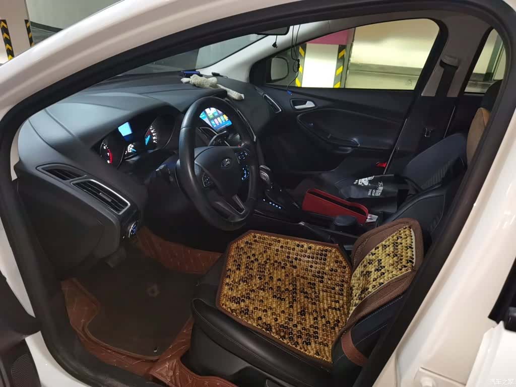 Ford Focus, 2016 12