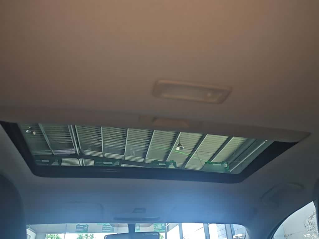 Geely Emgrand, 2025 18