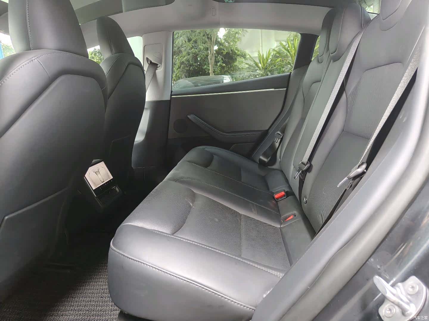 Tesla Model 3, 2025 15