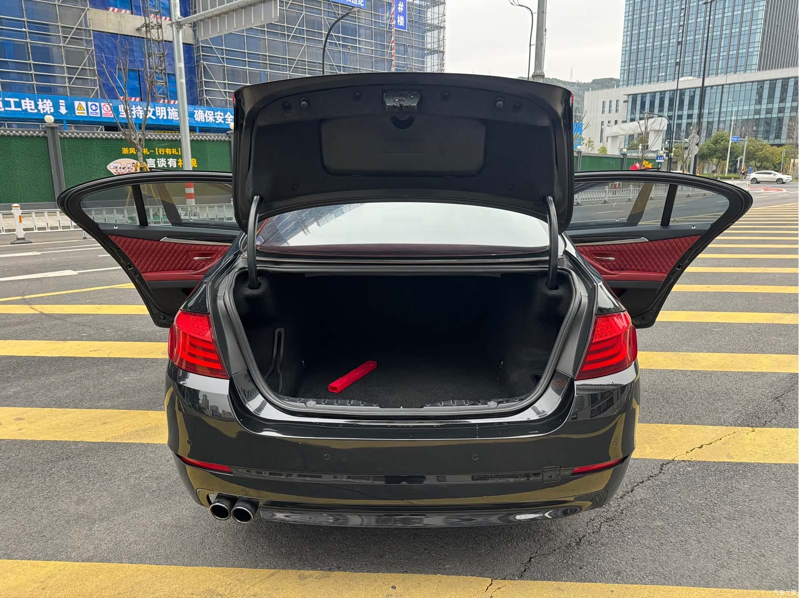 BMW 5 Series, 2011 14