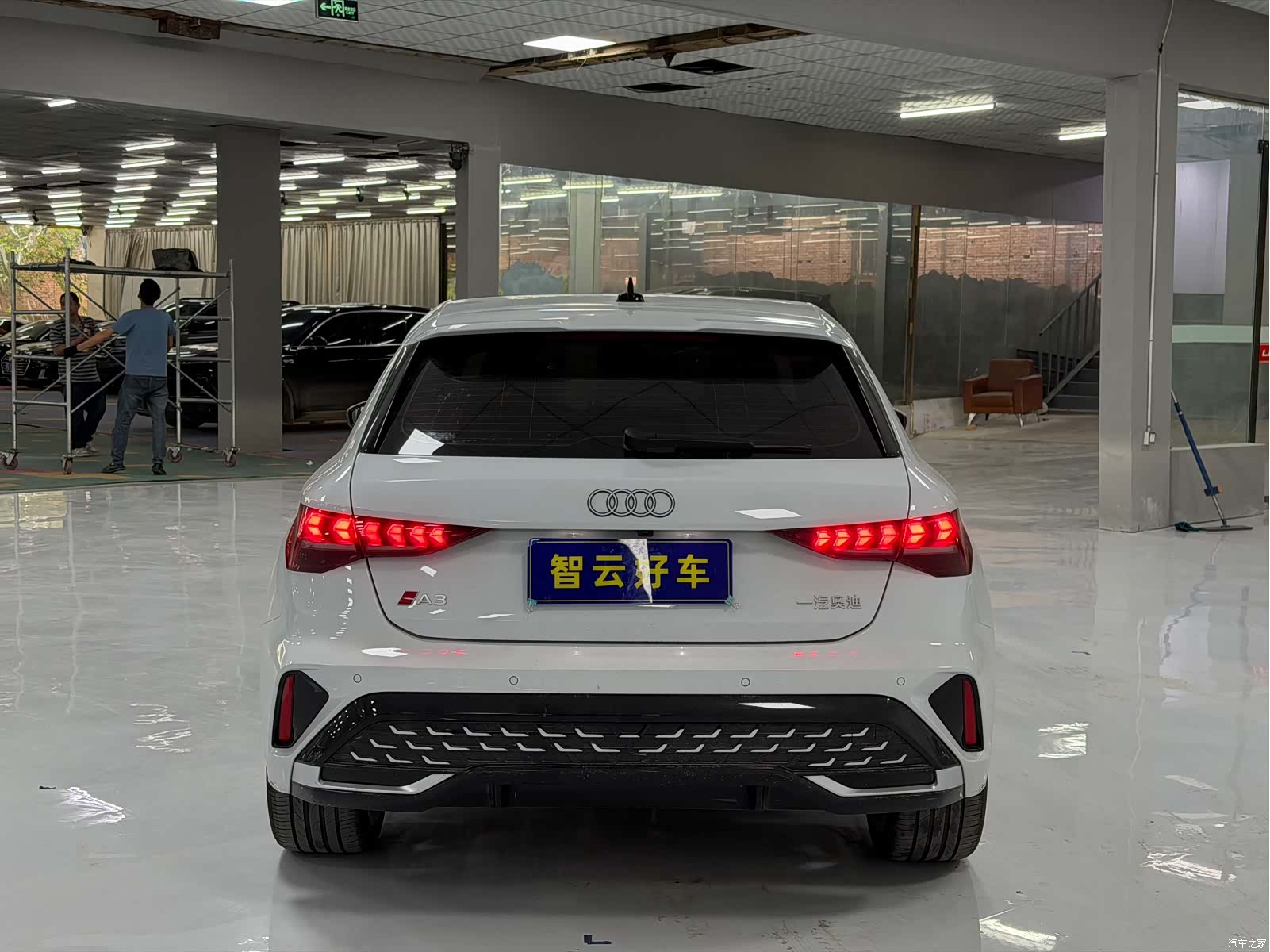Audi Flying Spur, 2025 8