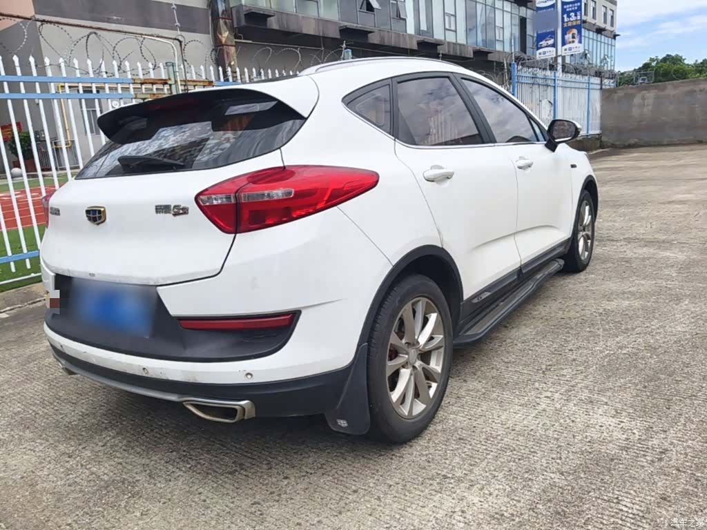 Geely Emgrand, 2017 7