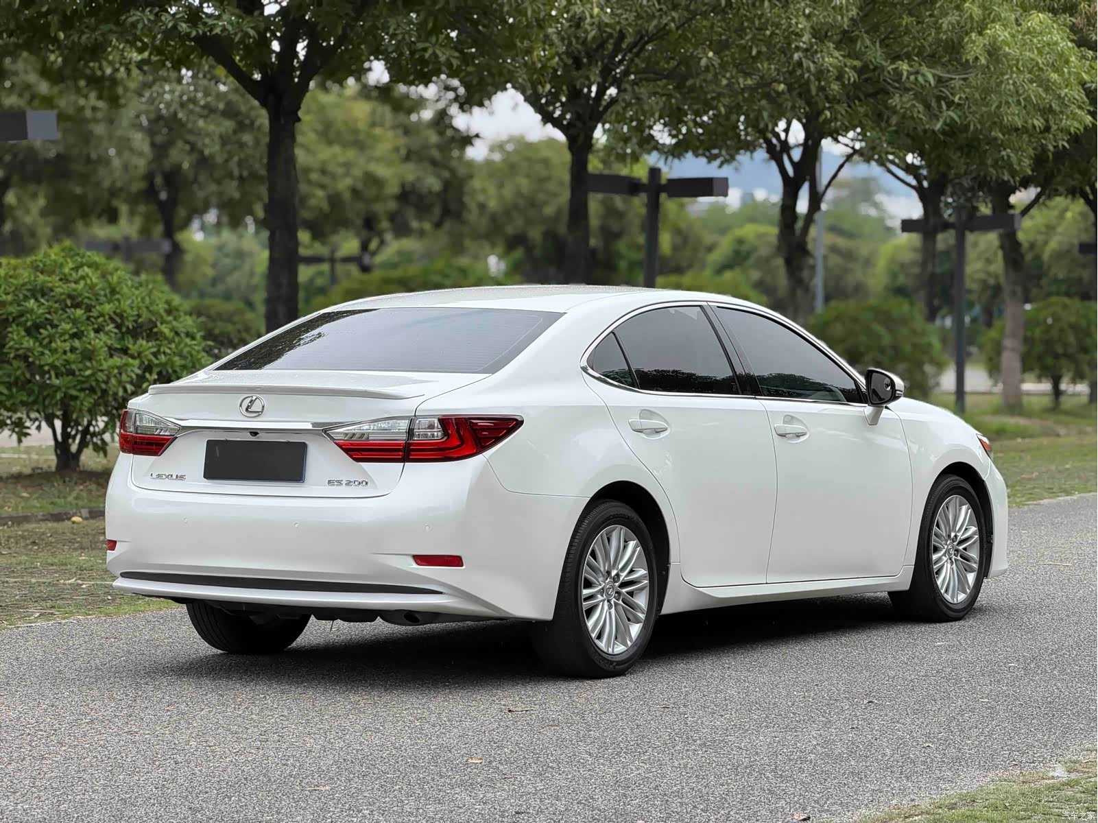 Lexus ES, 2017 7