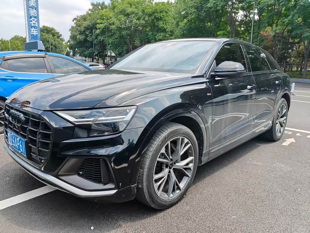 Audi Q8