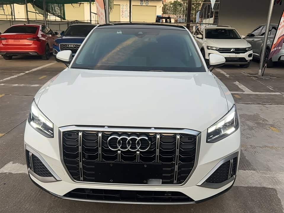 Audi Q2L