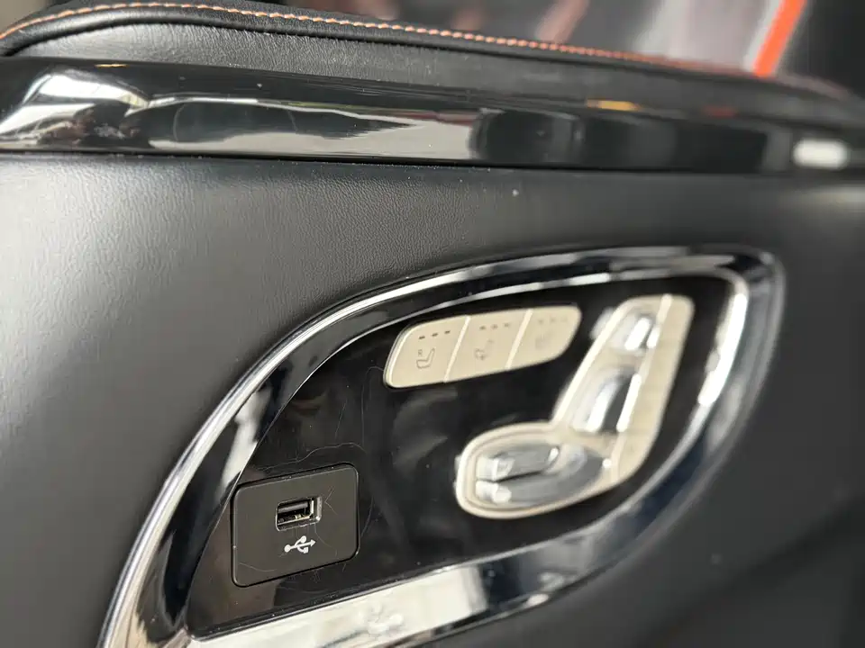 Mercedes-Benz V-class