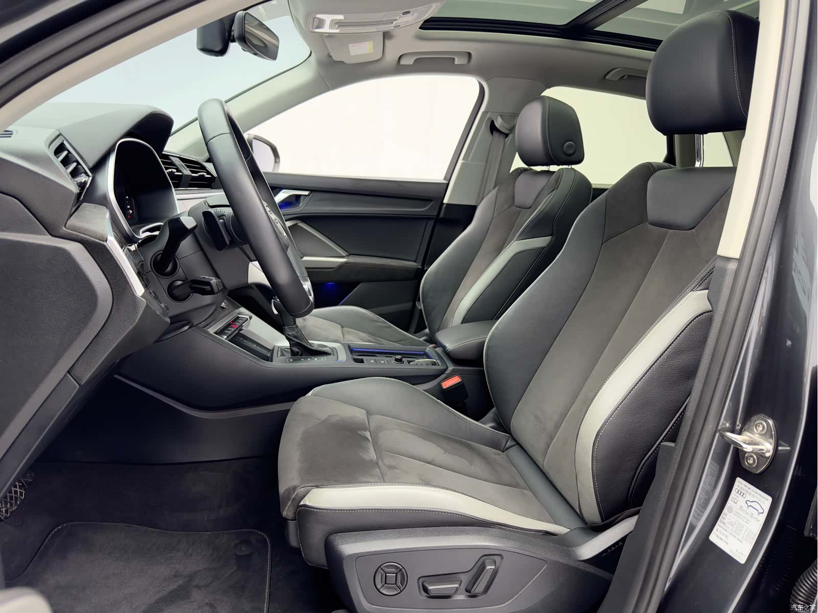 Audi Q3, 2022 10