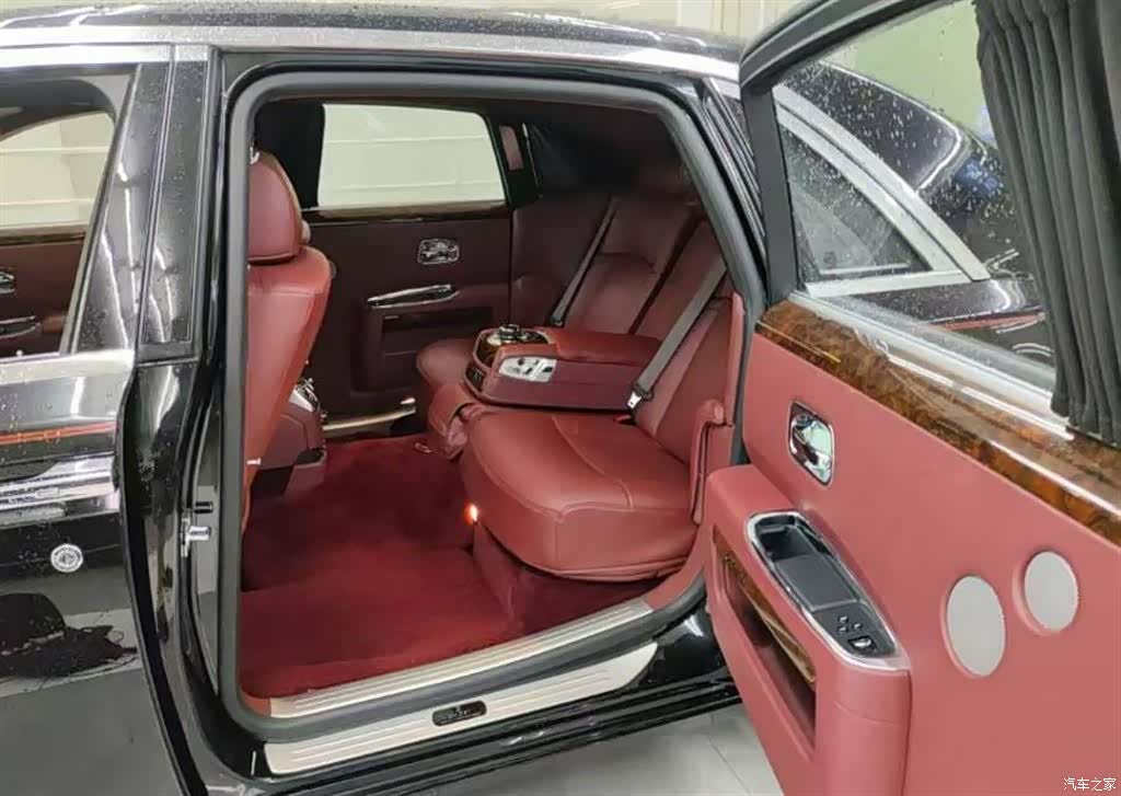 Rolls-Royce Ghost, 2014 10