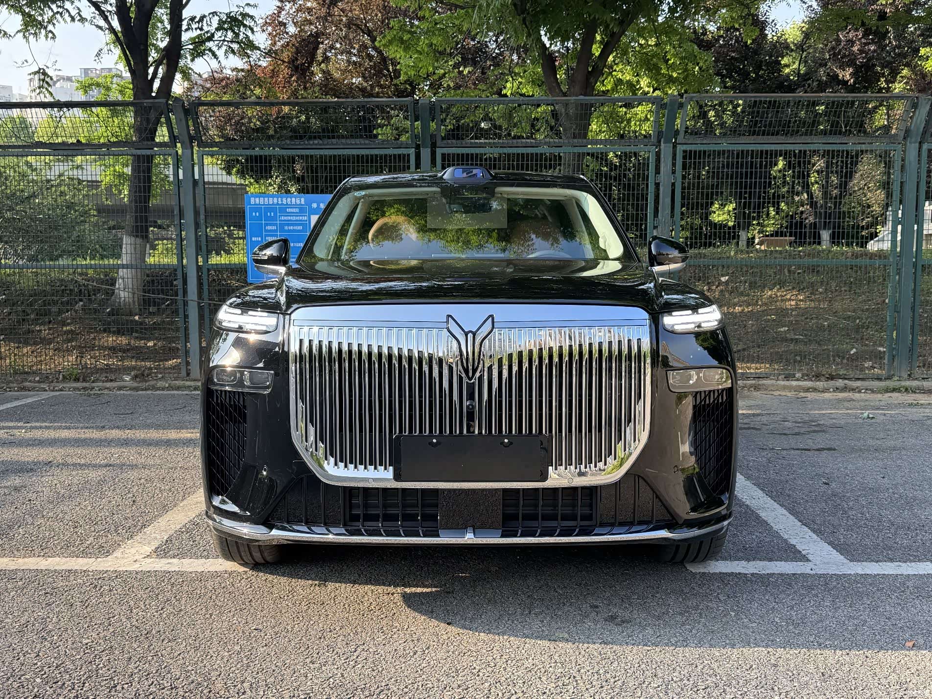 Voyah Taishan, 2025 3