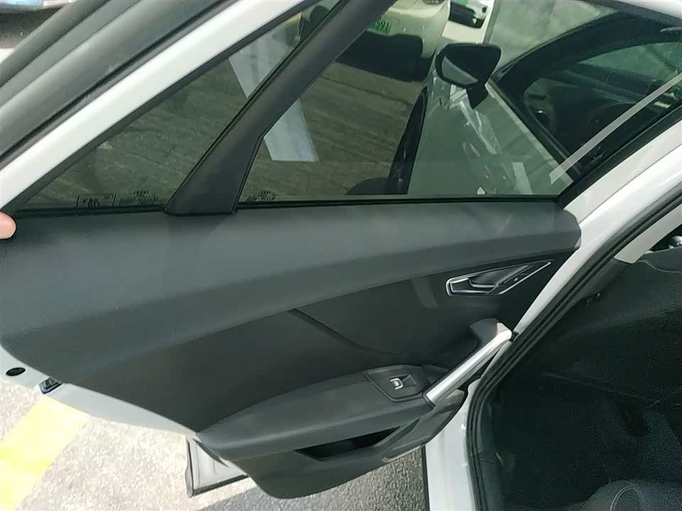 Audi Q2L Audi Q2L