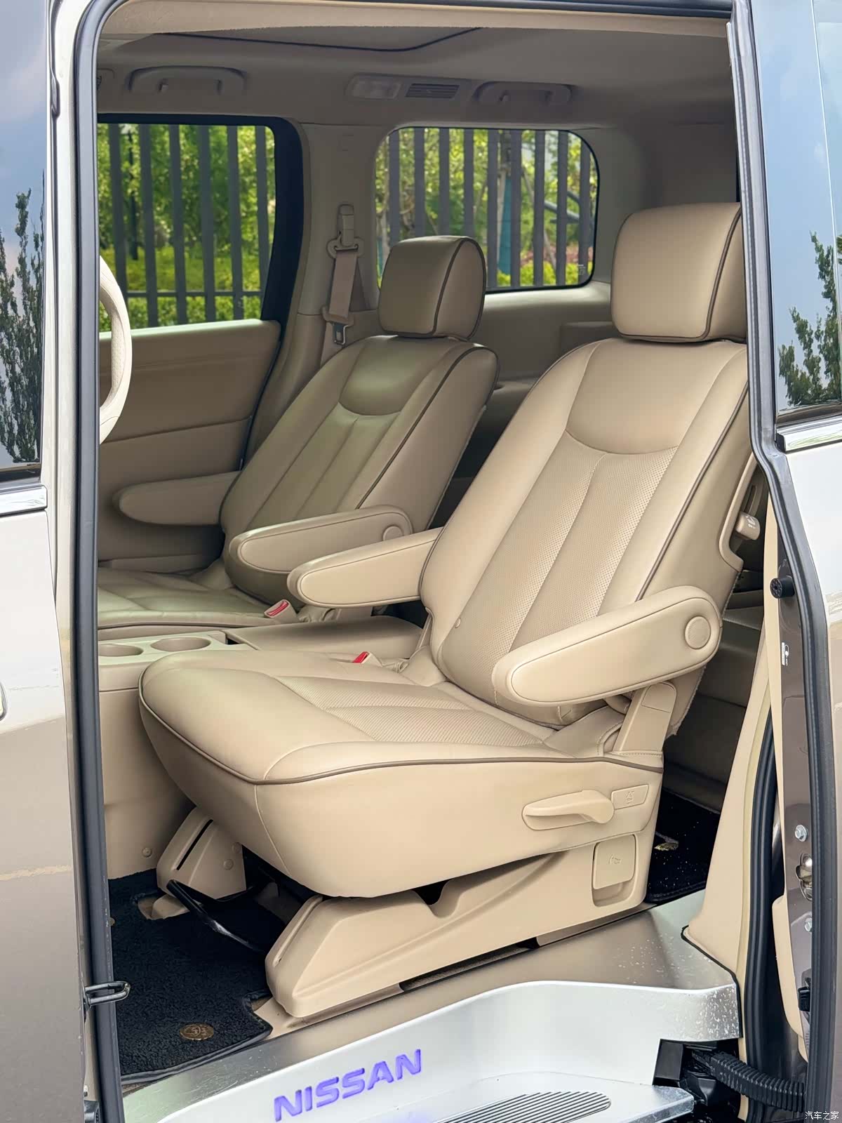 Nissan SL, 2016 9